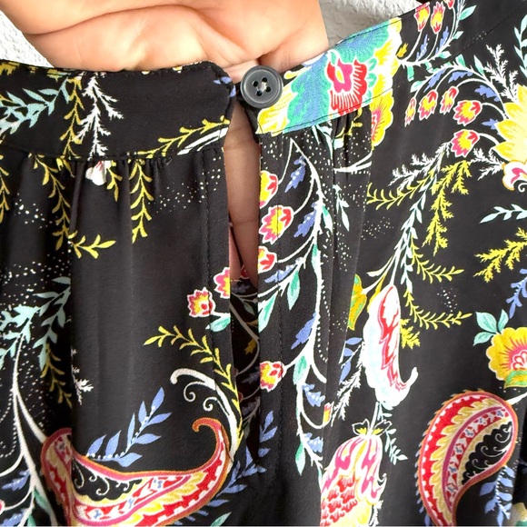 Loft Womens Shirt Blouse Black Floral Long Sleeve Button Neck Size Large - Picture 9 of 10